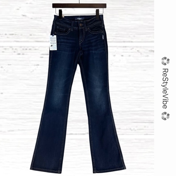 SILVER JEAN CO Women’s Size W24/L31 Denim Suki Mid Rise Slim Bootcut NWT Stretch - Picture 1 of 16